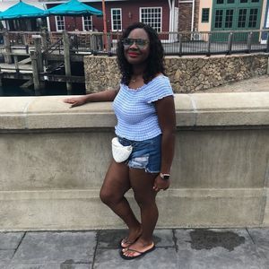 Meet your Posher, Shanora